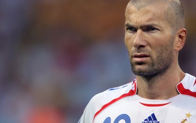 欧皇体育独家-卡尔登泰凌空抽射打偏