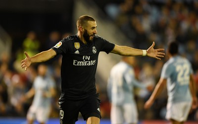 欧皇体育热议-雷特吉进球后跪地庆祝